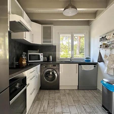Hébergement de vacances Belle Villa T5 Pour 8 Pers. A La Palmyre - Proche Mer, Parking, Wifi - Fr-1-705-76 Les Mathes