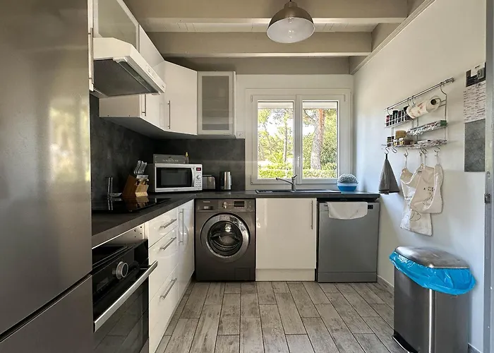 Holiday home Belle Villa T5 Pour 8 Pers. A La Palmyre - Proche Mer, Parking, Wifi - Fr-1-705-76 Les Mathes