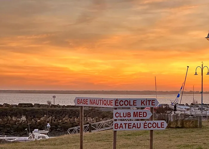 Belle Villa T5 Pour 8 Pers. A La Palmyre - Proche Mer, Parking, Wifi - Fr-1-705-76 Holiday home